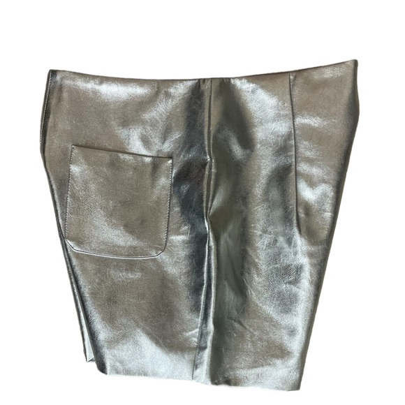 EUC Metallic Silver High Waist Shorts by Cloud Ten  (E-1) - Picture 2 of 9